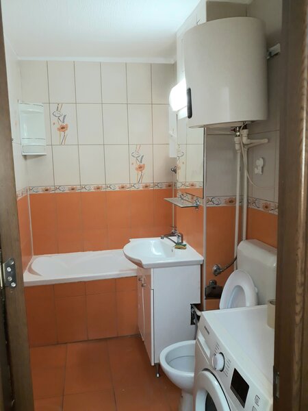 Colentina Rau, Mc Donalds, Scoala Generala nr. 39, semistradal, mob utilat